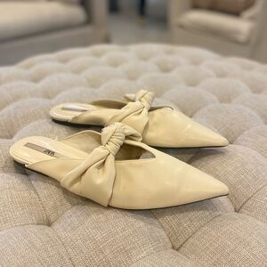 Zara pointed toe Elegant Cream Women's Mules flats size 9